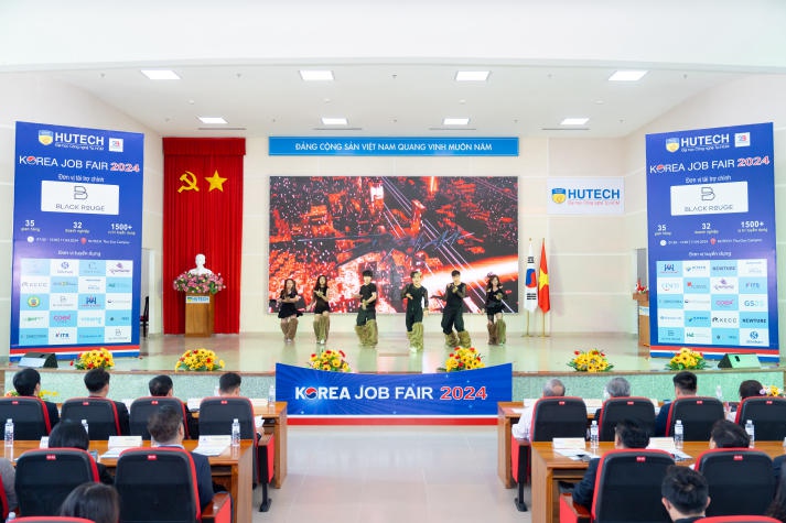 [Video] “Choáng ngợp” trước hơn 1.500 cơ hội việc làm cho sinh viên HUTECH tại “KOREA JOB FAIR 2024” 52