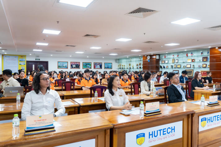 Sinh viên Khoa KHXH&QHCC học cách “cưa đổ” nhà tuyển dụng bằng thương hiệu cá nhân 16