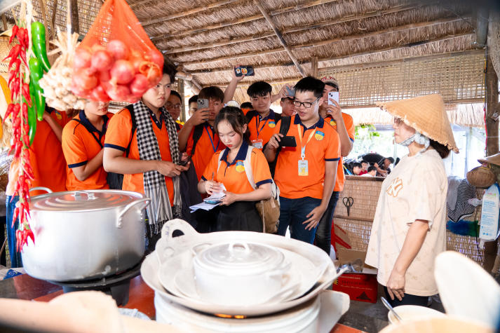 Sinh viên HUTECH tìm cơ hội khởi nghiệp từ mô hình nông nghiệp và du lịch sinh thái tại xã Bình Mỹ 68