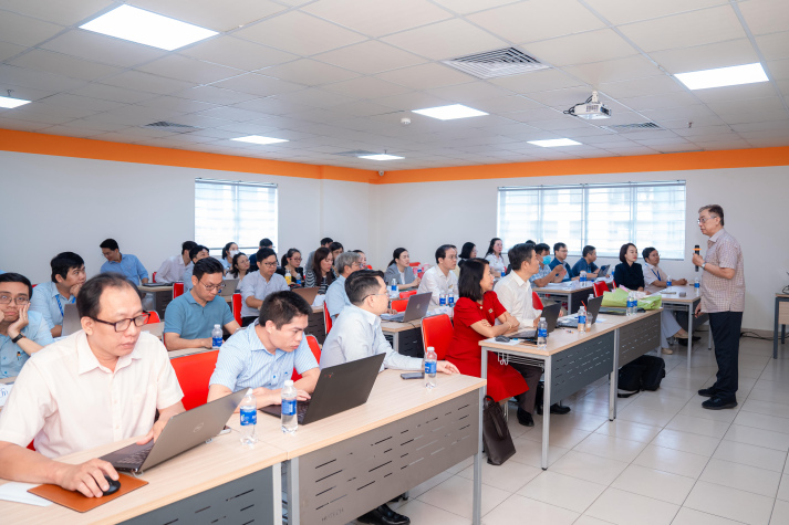 Giảng viên khối Khoa học sức khỏe làm chủ AI trong giảng dạy và đánh giá 58