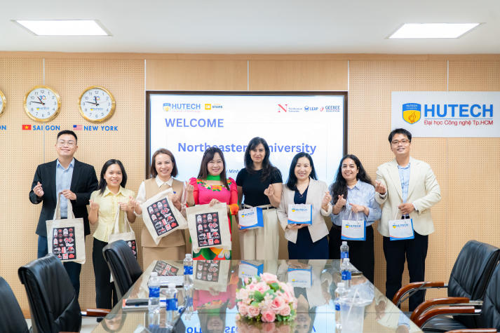 Thêm cầu nối trải nghiệm quốc tế cho sinh viên HUTECH qua buổi làm việc cùng Northeastern University (Hoa Kỳ) 60