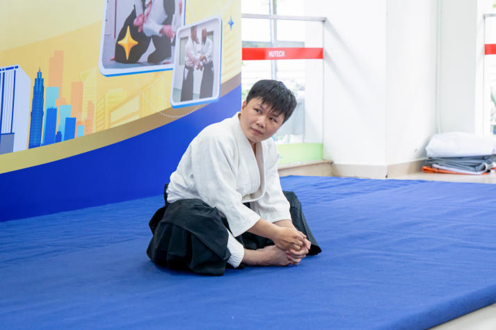 “Bẻ khóa” tình huống nguy hiểm, HUTECH-ers rèn phản xạ tự vệ cùng CLB Aikido 32