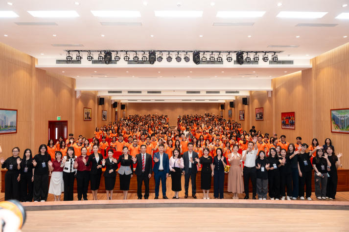 Hoàn thiện hình ảnh cá nhân, sinh viên HUTECH tự tin tỏa sáng với phong thái chuyên nghiệp 85