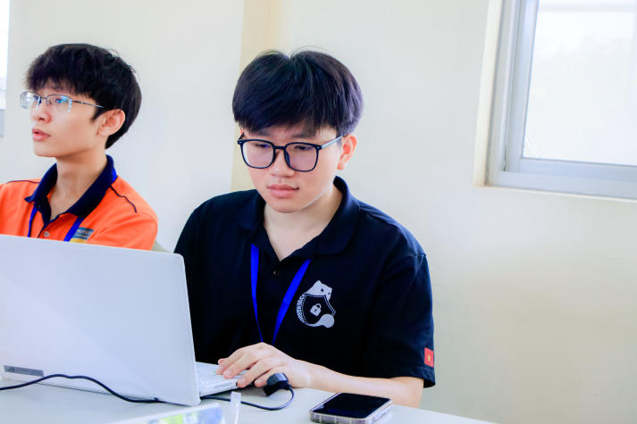 Sinh viên An toàn thông tin HUTECH lập thành tích tại Digital Dragons CTF 2025 31
