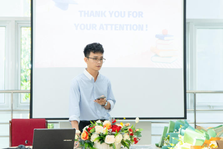 Nhiều góc nhìn sáng tạo trong nghiên cứu giảng dạy tiếng Anh tại buổi bảo vệ luận văn/đề án Thạc sĩ ngành Ngôn ngữ Anh 35