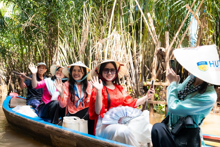 Ngày hội Nữ công HUTECH 2026: Gắn kết yêu thương, lan toả năng lượng tích cực 61