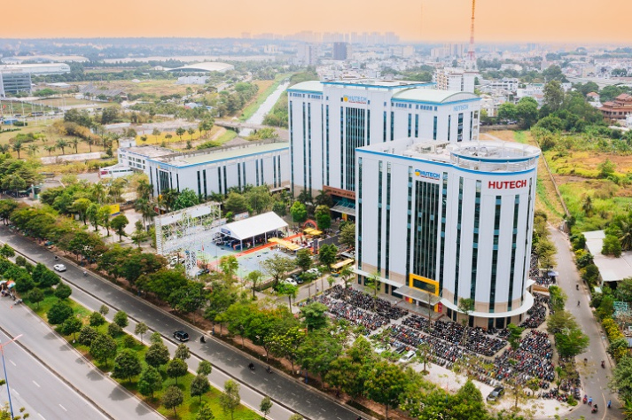[Video] [HUTECH 30 năm] Một hành trình kiến tạo bản sắc - hội nhập - vươn tầm quốc tế 45