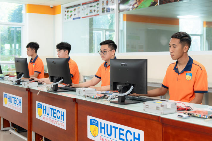 [HUTECH 2025] “Mùa vàng” của sinh viên: Những dấu ấn của một thế hệ dám bứt phá 28