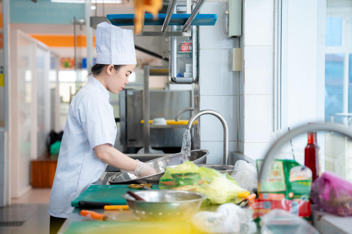 Buffet lẩu 99K đậm vị Tết miền Nam - Đồ án tốt nghiệp “đưa thực khách về nhà” của sinh viên HUTECH 50