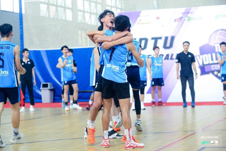 HUTECH đoạt Cúp vô địch “Giải bóng chuyền Trường Đại học Tôn Đức Thắng mở rộng 2023” - TDTU Volleyball Cup 2023 13