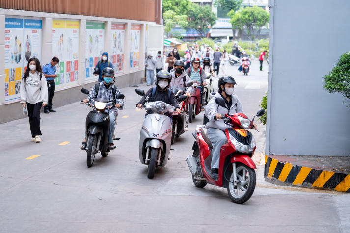 [Video] HUTECH-ers “come back” sau Tết: Sạc đầy năng lượng, chinh phục những mục tiêu mới 17