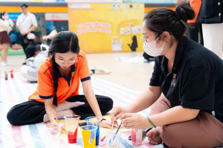 Sinh viên HUTECH tự tay thực hiện Dự án cộng đồng ý nghĩa “Tô màu bảng hiệu, kết nối yêu thương” 41