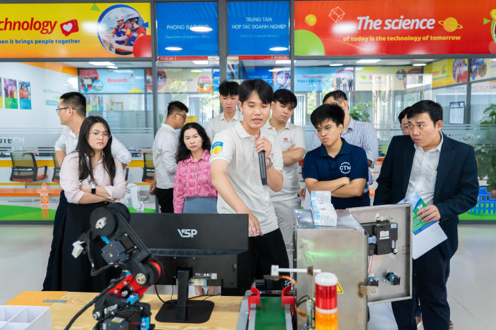 Viện Kỹ thuật dựng “đấu trường” AI và IoT, hội tụ loạt giải pháp công nghệ đột phá của sinh viên liên trường 69