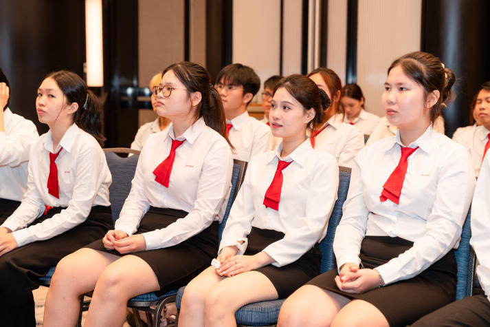 [Video] Không gian 5 sao trở thành lớp học: Sinh viên Quản trị khách sạn trải nghiệm tại Hilton Saigon và Renaissance Saigon 51