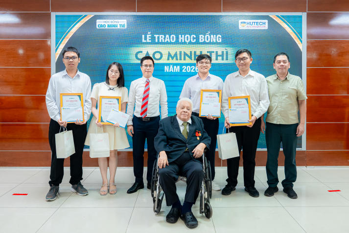 HUTECH trao Học bổng Cao Minh Thì 2026, tiếp sức đam mê nghiên cứu khoa học cho người học trẻ 20