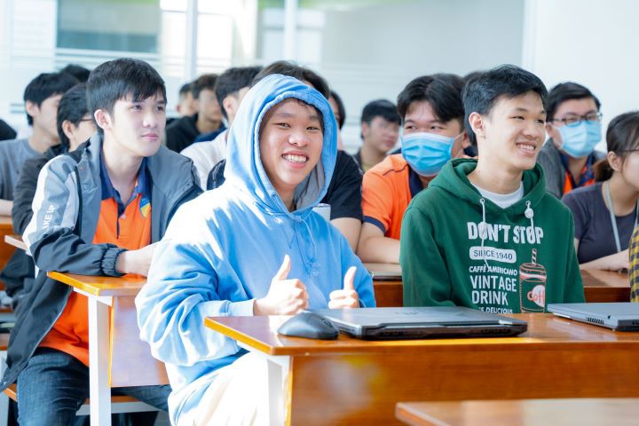 [Video] HUTECH-ers chính thức trở lại trường khởi động năm học mới 2023-2024 64