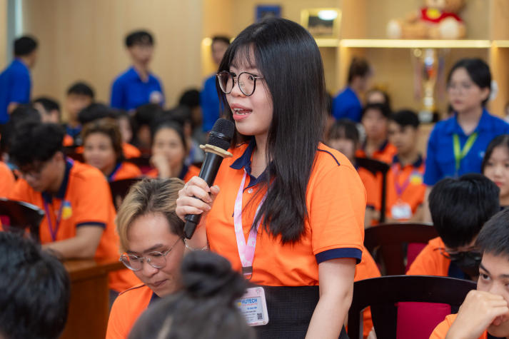 Tân binh Viện Khoa học Ứng dụng học hỏi từ đàn anh, sẵn sàng chinh phục giảng đường đại học 76