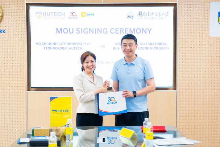 Đẩy mạnh quốc tế hóa giáo dục, HUTECH ký kết MOU với UIBE (Trung Quốc) 76