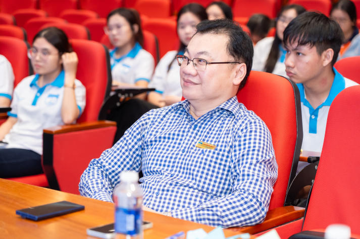 [Video] Lễ kết nghĩa Dược Khoa 2026: Chuyện học, chuyện nghề nối nhịp các thế hệ dược sĩ tương lai 19
