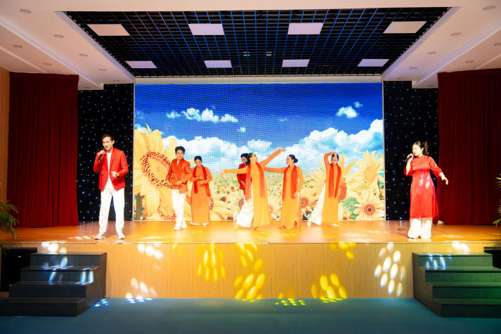 Cất lời tri ân: HUTECH và câu chuyện 20/11 qua “Điều thầy cô muốn nói” 20