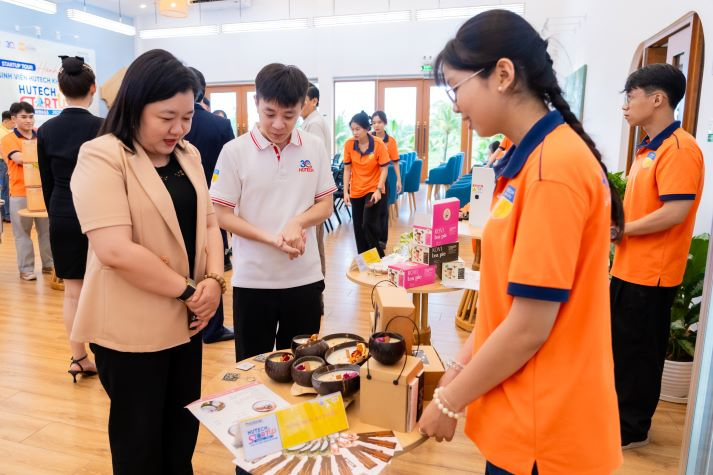 HUTECH Startup Tour 2025: Sinh viên HUTECH trải nghiệm thực tế khởi nghiệp tại Bến Tre 29