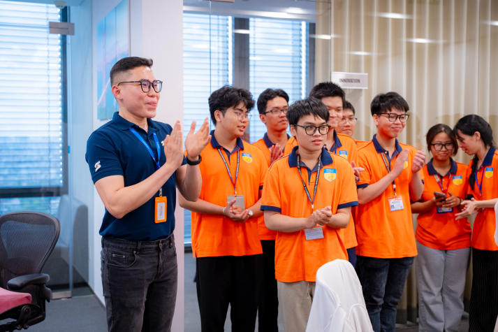 Cùng Metro, IT-ers HUTECH khám phá môi trường làm việc chuyên nghiệp tại Vietnam Silicon 90