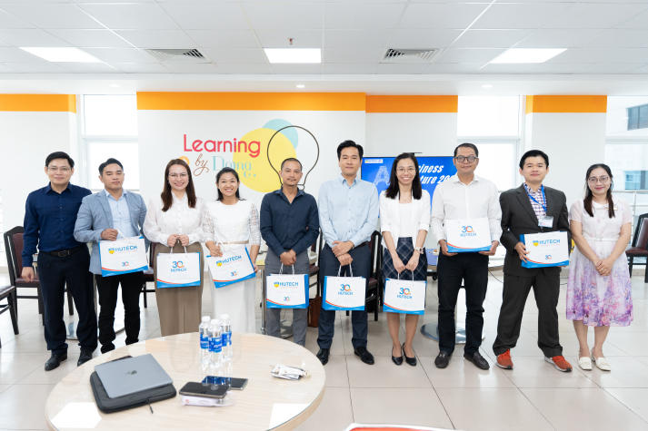 Sinh viên I-HUTECH tự tin hoàn thiện dự án cùng chuyên gia tại “Coffee Talk with Mentors” 43