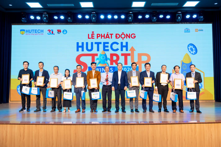 HUTECH Startup Wings 2026 officially kicks off, empowering the next generation of student entrepreneurs 28