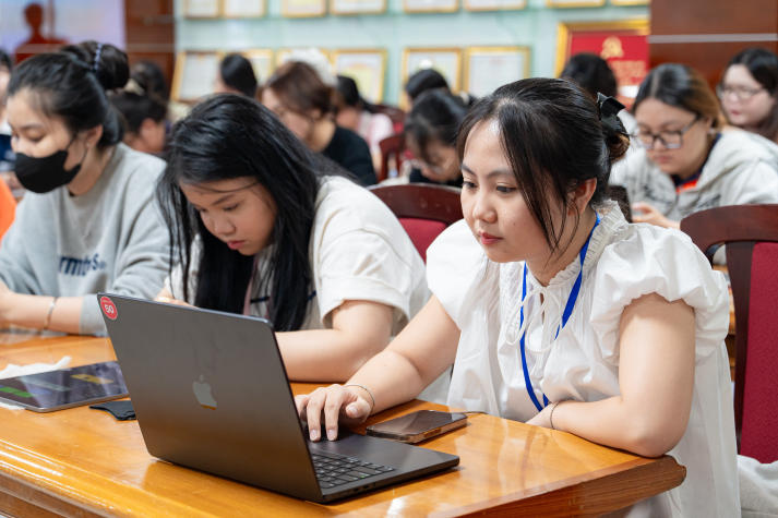 Khai thác AI đúng cách, sinh viên Khoa Marketing - Kinh doanh quốc tế nâng cấp phương pháp học tập 87