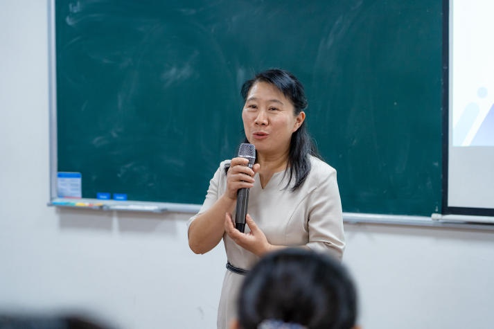 Nâng cao kiến thức về lý luận, phương pháp dạy và học tiếng Trung cho giảng viên và sinh viên Khoa Trung Quốc học HUTECH 83