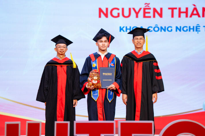 419 tân khoa rời giảng đường, chính thức bước vào “level” mới của hành trình nghề nghiệp 58