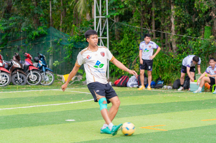 Giải bóng đá Chi bộ 17: Chung sức gây quỹ, thắp sáng mùa Trung thu cho trẻ em Vĩnh Long 104