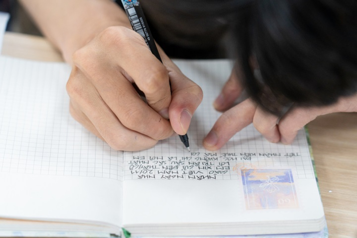 [Ảnh] Sáng tạo và tri ân: Cuộc thi thiết kế thiệp 20/11 của Khoa Kiến trúc - Mỹ thuật HUTECH 31