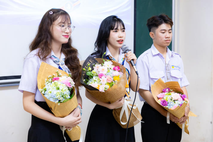 Khoa Marketing - Kinh doanh quốc tế “tiếp lửa” phong trào, kiện toàn nhân sự Đoàn - Hội 79