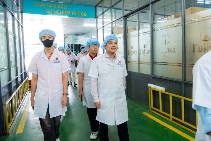 Sinh viên Viện Kỹ thuật học từ thực tiễn tự động hóa tại FUJIWA Việt Nam 36