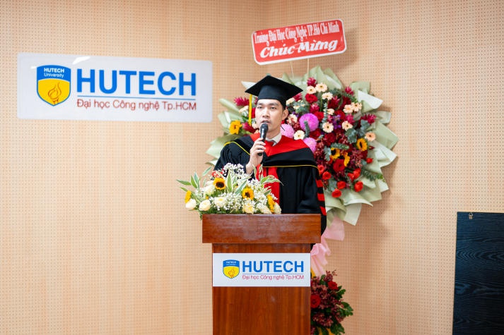 HUTECH trang trọng tổ chức Lễ tốt nghiệp hệ đào tạo từ xa ngành Ngôn ngữ Anh 67