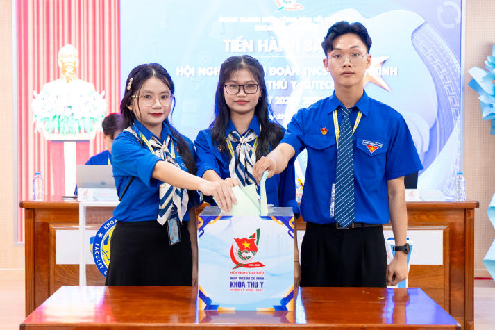 Hội nghị Đoàn TNCS HCM Khoa Thú y nhiệm kỳ 2025-2027: Dấu mốc khẳng định trí tuệ và tinh thần cống hiến của tuổi trẻ 81