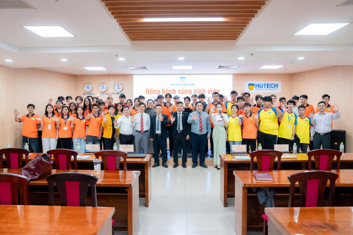 Hành trình bản lĩnh của sinh viên Luật: Từ tri thức học đường đến giá trị nhân văn của nghề nghiệp 9