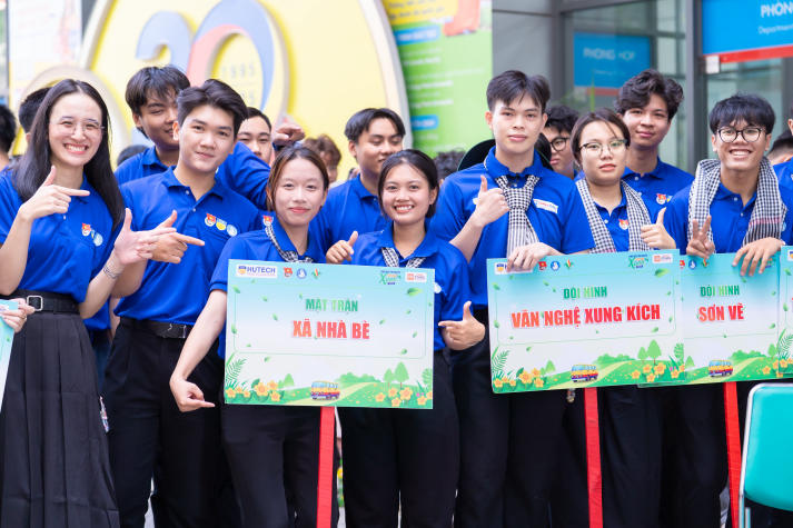 Lễ ra quân Mùa hè xanh HUTECH 2025: Sắc áo xanh tình nguyện vì cộng đồng 88