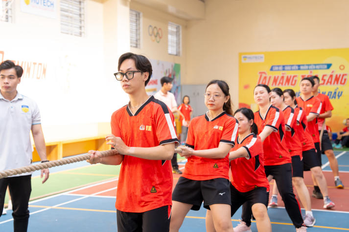 [Video] [Hội thao CB-GV-NV HUTECH 2025]: Khép lại mùa giải với những chiến thắng rực rỡ và tinh thần gắn kết 27