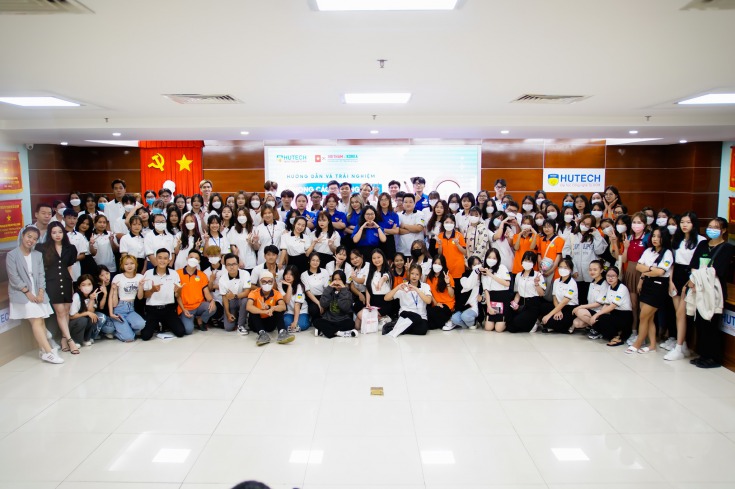 Chương trình giúp các bạn một phần hội nhập cùng với văn hóa - xã hội - con người Hàn Quốc trong tương lai HUTECH 1