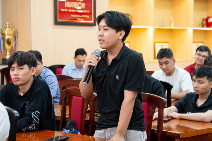 Sinh viên Viện Kỹ thuật học cách thích ứng với môi trường làm việc toàn cầu 95
