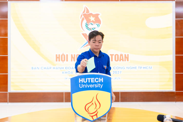 Hội nghị kiện toàn Ban Chấp hành Đoàn HUTECH: Vững bước phát triển công tác Đoàn và phong trào sinh viên 243