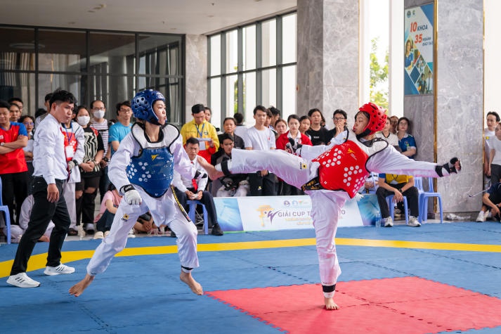Đoàn vận động viên CLB Taekwondo HUTECH gặt “mưa” huy chương tại Giải đấu “Cup Taekwondo Trường Đại học Văn Hiến mở rộng lần thứ 8” 50