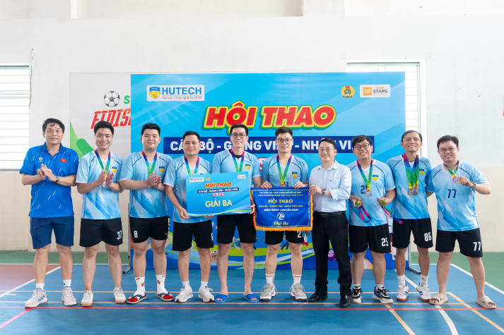 [Hội thao CB-GV-NV 2026] Tuyển sinh - Truyền thông - Marketing bảo vệ ngôi vương Bóng chuyền nam 159