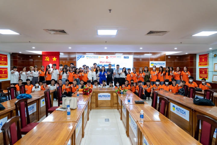 Sinh viên VKIT tìm hiểu nghề Xuất nhập khẩu và Logistics qua hội thảo 74