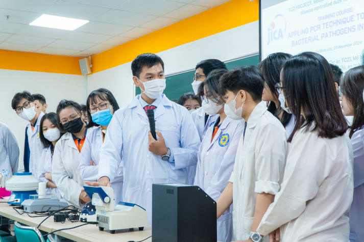 HUTECH tiên phong đào tạo chuyên ngành Chăm sóc thẩm mỹ thú cưng tại Việt Nam 51