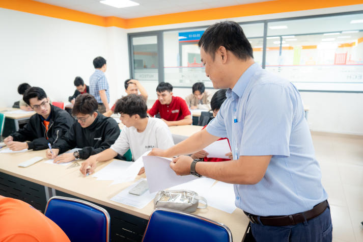 Chung kết cấp Trường “Olympic Cơ học - lần 3”: Bước đệm cho sinh viên HUTECH vươn tầm quốc gia 22