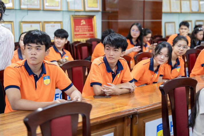 Gen Z Tài chính - Thương mại học đầu tư từ tuổi 20 cùng chuyên gia Maybank 56