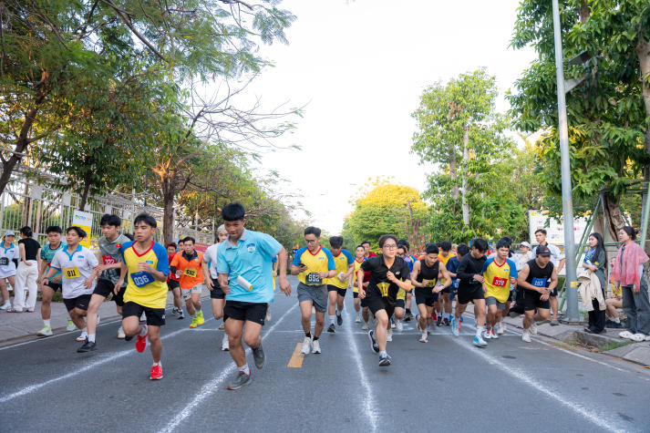 [HUTECH Games 2026] Nóng dần với những màn kéo co quyết liệt và điền kinh bứt tốc 68